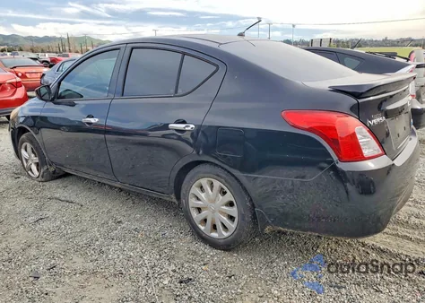 2015 Nissan Versa S z USA, uszkodzony, nr VIN 3N1CN7AP4FL877737